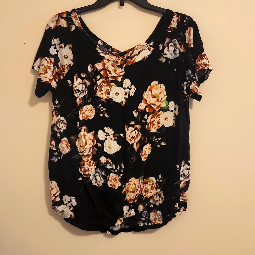 Shiela rose floral v neck top size large